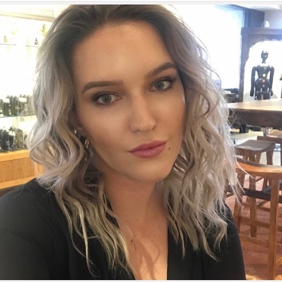 Meet your Posher, Lauren - Picture 1 of 1